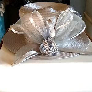 Light blueish gray fancy hat Giovanna name brand new and box
